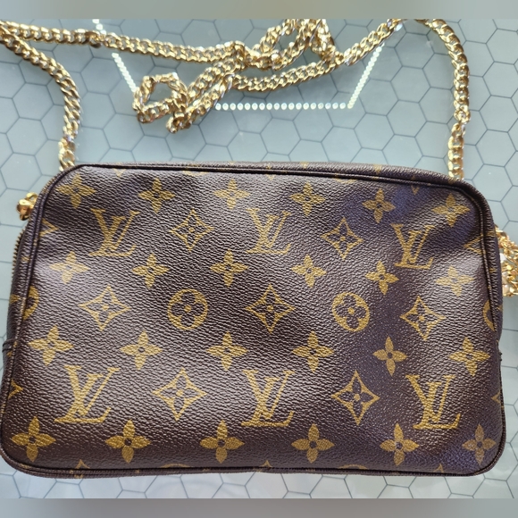 Louis Vuitton Trousse 23 Shoulder/Crossbody Bag - Picture 6 of 17